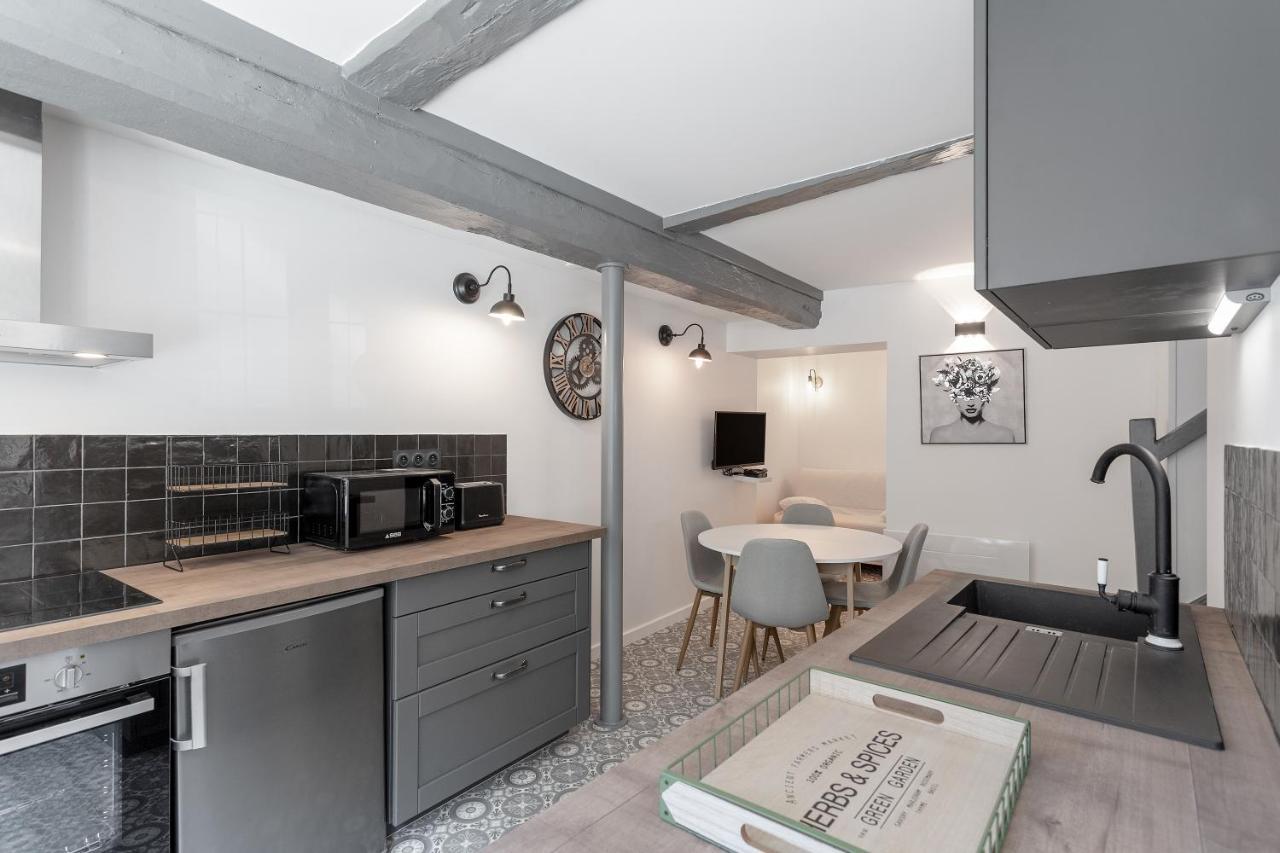 Un Petit Coin De Moyen Age Apartment Beauvais Bagian luar foto