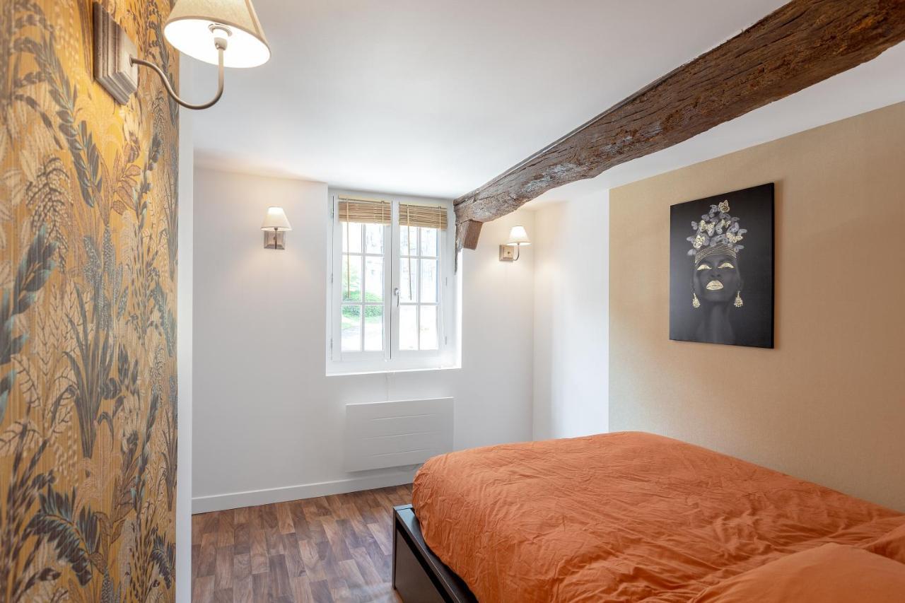 Un Petit Coin De Moyen Age Apartment Beauvais Bagian luar foto